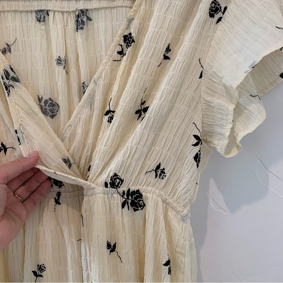 Cream Maxi Dress - Picture 11 of 11